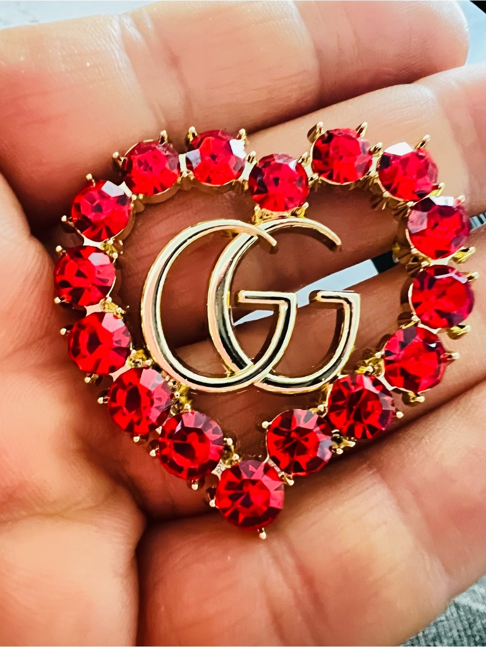 Gold-Tone fashion Heart Brooch with Red Crystal Accents and Interlocking G Motif